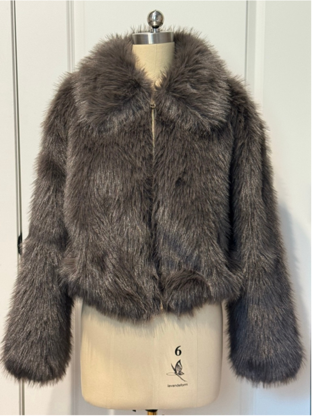 Women's JASON WU Gray Faux Fur Cropped floral Lined Jacket M